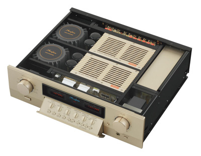 Accuphase C-2820 4