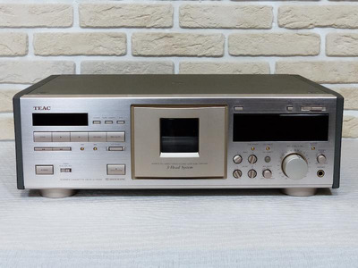 Teac V-7000