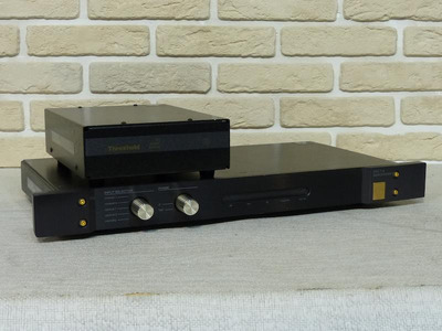 Threshold DAC 1/e