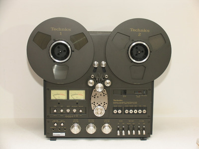 Technics RS-1700 / 220V