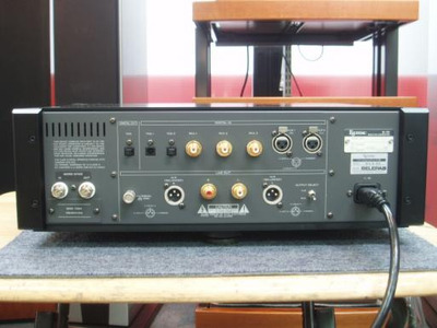 ESOTERIC D-70VU 2