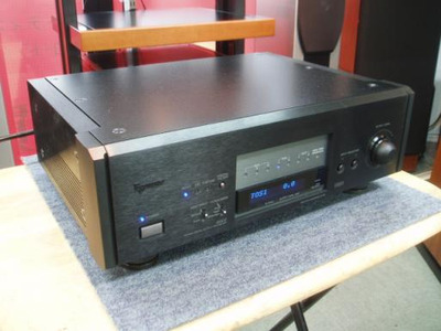 ESOTERIC D-70VU 3